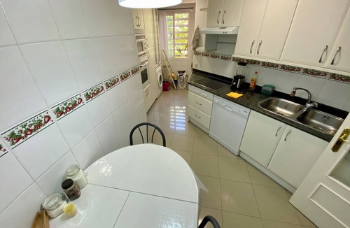 Cerro Buenavista Apartment | Private room. Shared kitchen and bathroom.