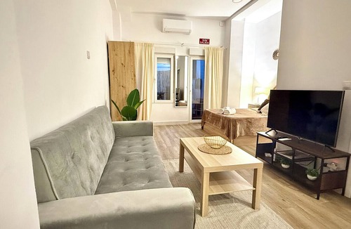 San Blas-Canillejas Apartment | Private Terrace Studio near Metropolitano Stadium, IFEMA & Airport