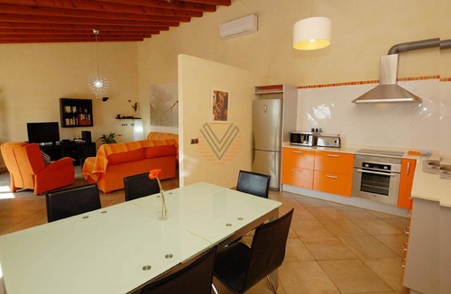 Buger Cottage | Puchet villa with private pool and panoramic views