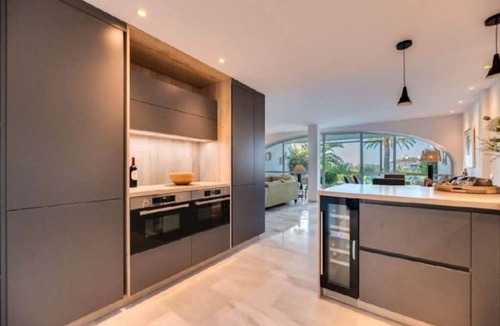 Elviria Ski Chalet | RESIDENCIAL LOS IRIS 4