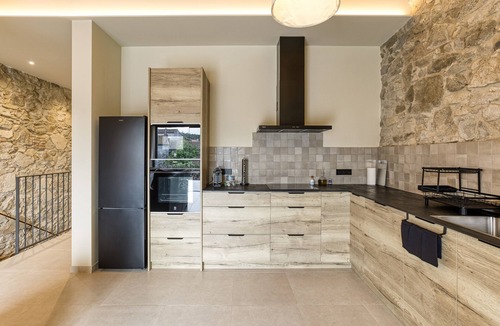 Agullana Apartment | Rural House 'El Corral' with Mountain Views, Wi-Fi and Air Conditioning
