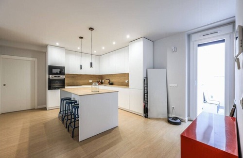 Aravaca House | Spacious Home with Private Garden and Parking