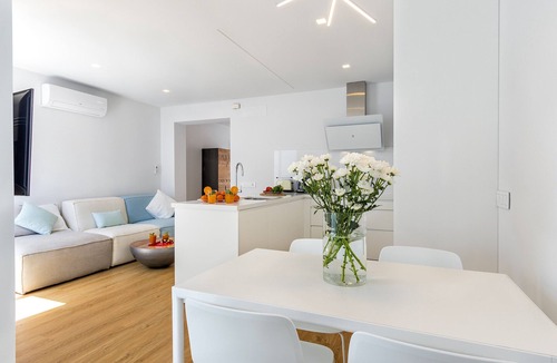 S'Illot-Cala Morlanda Ski Chalet | Urban style vacation home in S'Illot 5 minutes from Sa Coma and Cala Morlanda
