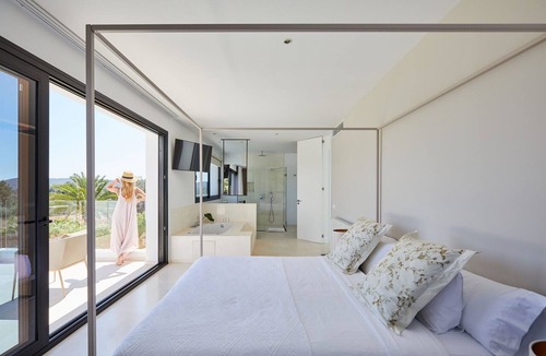 Soller Villa | Villa 'Can Pep De Sa Guaita' with Private Pool, Wi-Fi, and Air Conditioning