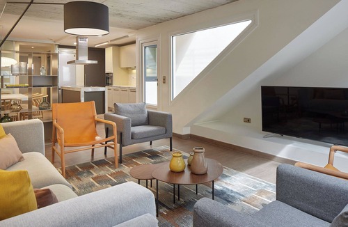 Antiguo Villa | Villa Loretopea by FeelFree Rentals