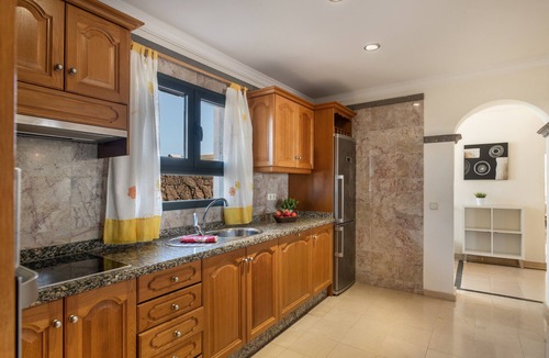 Montana Roja Villa | Villa Los Alisios 58 with Mountain Views, Pool, Wi-Fi, Terraces and Garden