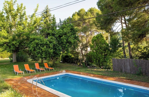 Torrelavit Villa | Villa "Masia Can Comas" with Pool, Garden & Wi-Fi