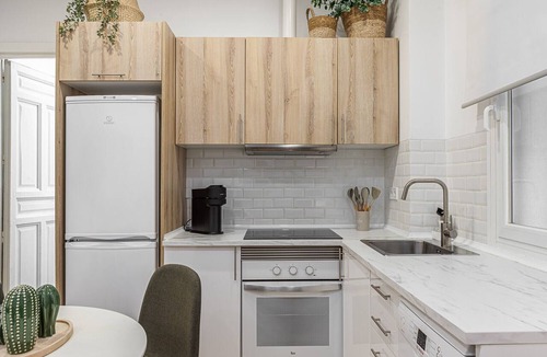 Lista Apartment | Waou Salamanca I - Short-Term Rental