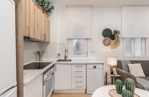 Lista Apartment | Waou Salamanca I - Short-Term Rental