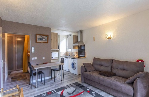 Cauterets Apartment | Well-Equipped Studio for 4 with Parking, Near Ski Lift