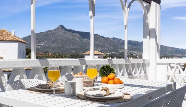 Apartment in Playas del Duque for 2 people| Casa Sevilla 604