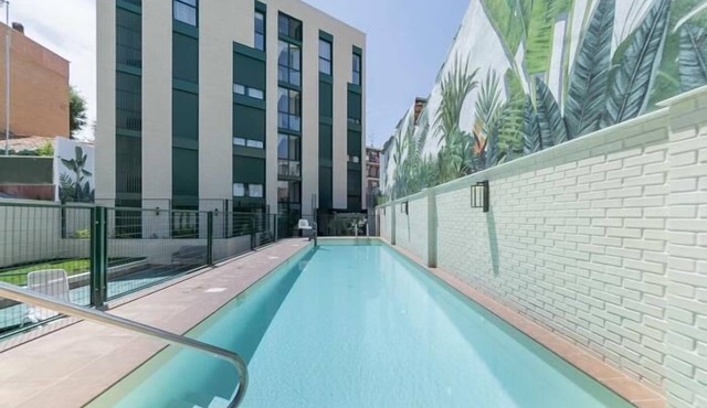 Aurora Stays by Charming XII, Apartment for 4 with free parking
