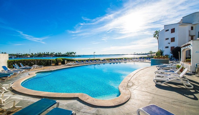 Blue Bay flat with swimming pool in Alcudia Beach