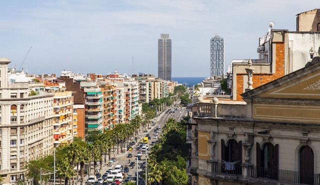 Building perfect for big groups! Single beds and rooftop terrace!