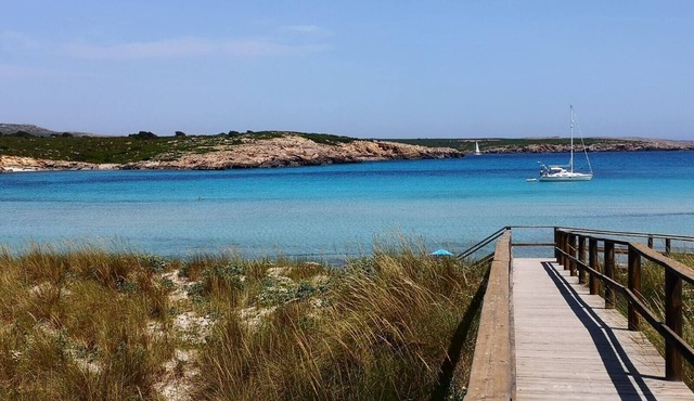 CA MINORICA - Beautiful flat with shared pool and access to the beach. Free Wi-Fi.