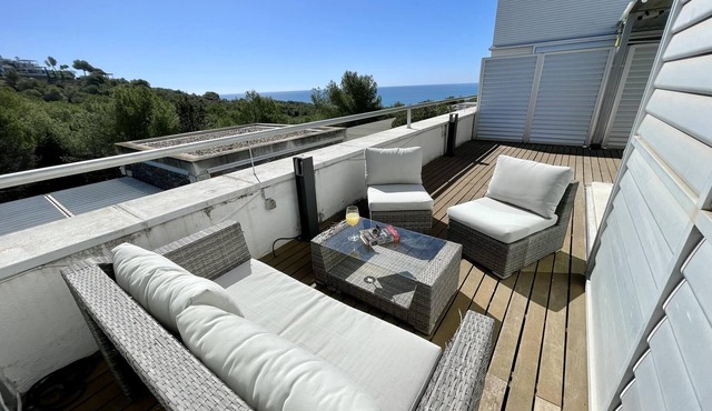 Charming house with the best swimming pool in the region. vilanovaapartments