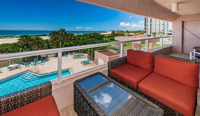Crescent Beach Club in Clearwater Beach