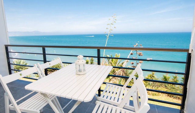 Cubo's Estudio Castillo de Santa Clara/sea views/air conditioning/free wifi