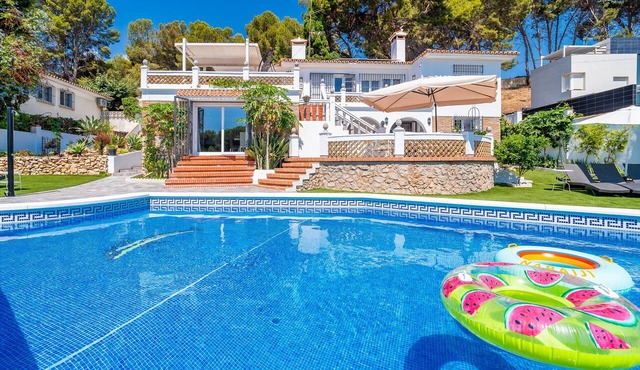 Cubo's Torremolinos La Paloma Apartment/communal pool/air conditioning/BBQ/free Wi-Fi