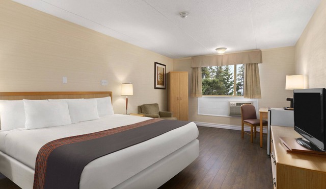 Days Inn & Conference Center by Wyndham Bridgewater in Bridgewater