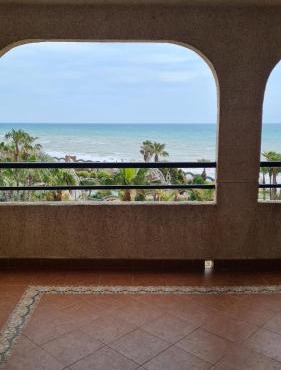 Edificio El Cano mirando El Mar