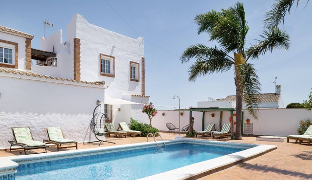 Enjoy Conil Near the Sea with Private Pool and Barbecue – Villa Mayo