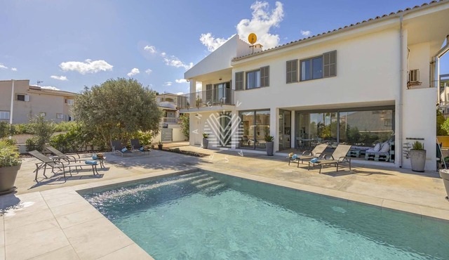 Casa del Mar · Pool & Sea Views · 10 Guests