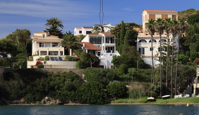 Fantastic seafront villa- stunning sea views, steps to beach, private pool, bar.