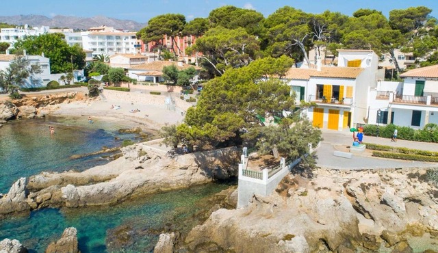 Gorgeous seafront villa.