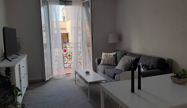 Grand Appartement Clair et Lumineux Dans Quartier Tres Agreabke