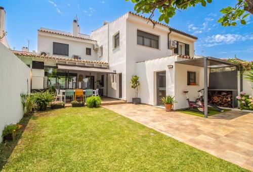 GuestReady - Valdelagrana Spacious: 300m to Beach