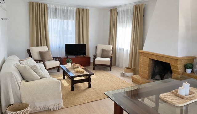 La casa del Mediterraneo 5 minutes from the beach and 10 minutes from the train, ideal for families.