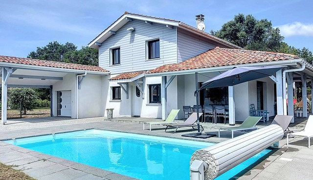 MESSANGES, VERY NICE 4-BR VILLA WITH SWIMMING POOL in Messanges