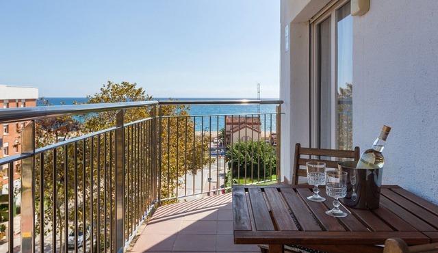 Moli Apartment Beach – Sea View, 100 Meters from the Beach
