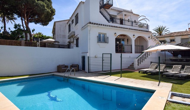 Ref: 251 Modern and cozy villa with private pool in El Faro, Mijas Costa