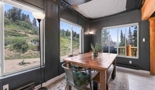 Rustic Roots Retreat W/Hot Tub in Summit County
