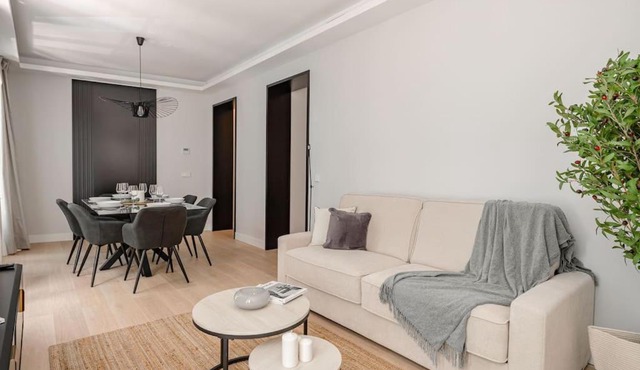 Salamanca VIII Calle Alcántara 2BR 2BH