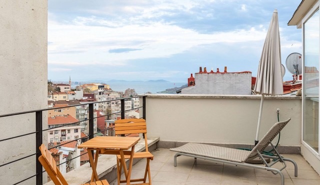 Spacious Duplex Haven | Bosphorus View & Elevator in Istanbul