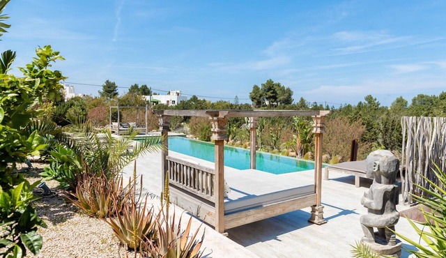 Stunning villa with gardens