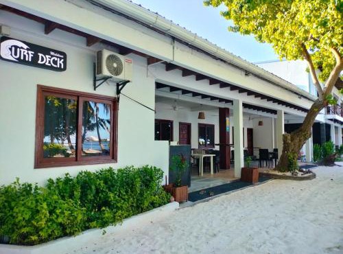 Surf Deck in Thulusdhoo