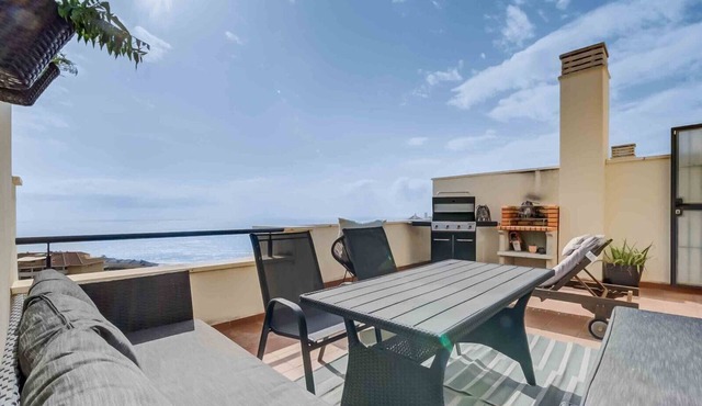 Vacation Home 'Horizon Indulgence' with Sea Views, Wi-Fi and Air Conditioning