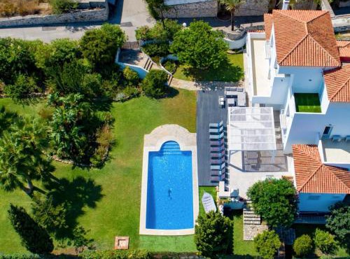 Villa de Lujo Elegante en Marbella con Jardín Exuberante - ES-175-42