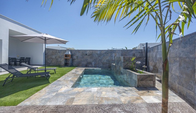 Villa El Amanecer for Families or Couples with Private Pool and BBQ