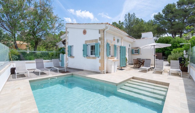 Villa 'Herdain' with Mountain Views, Wi-Fi, and Air Conditioning