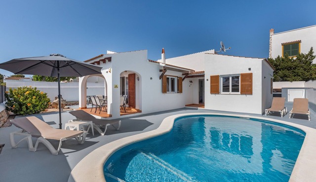 Villa Rose with Barbecue, Pool Table, Pool & International Satellite Channels
