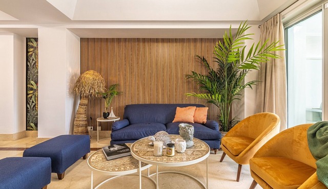 Waterfront Polo Royale II – Prime Location with Marina Views