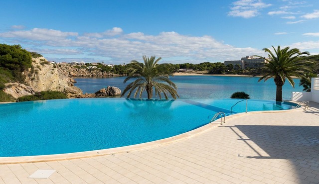 White Sands Maluz – Beachfront Apartment in Menorca