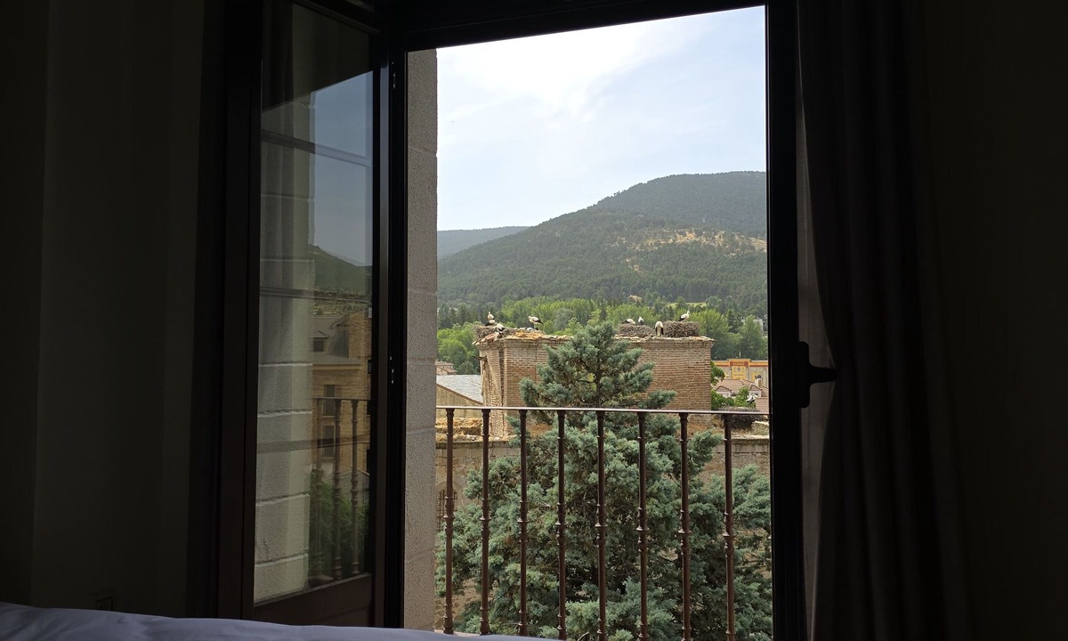 El Espinar Hostel | Hostal La Cigüeña