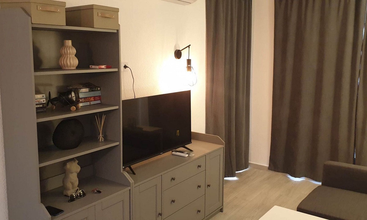 Torreblanca Apartment | Modern 1 Bed Seafront Apt Los Boliches