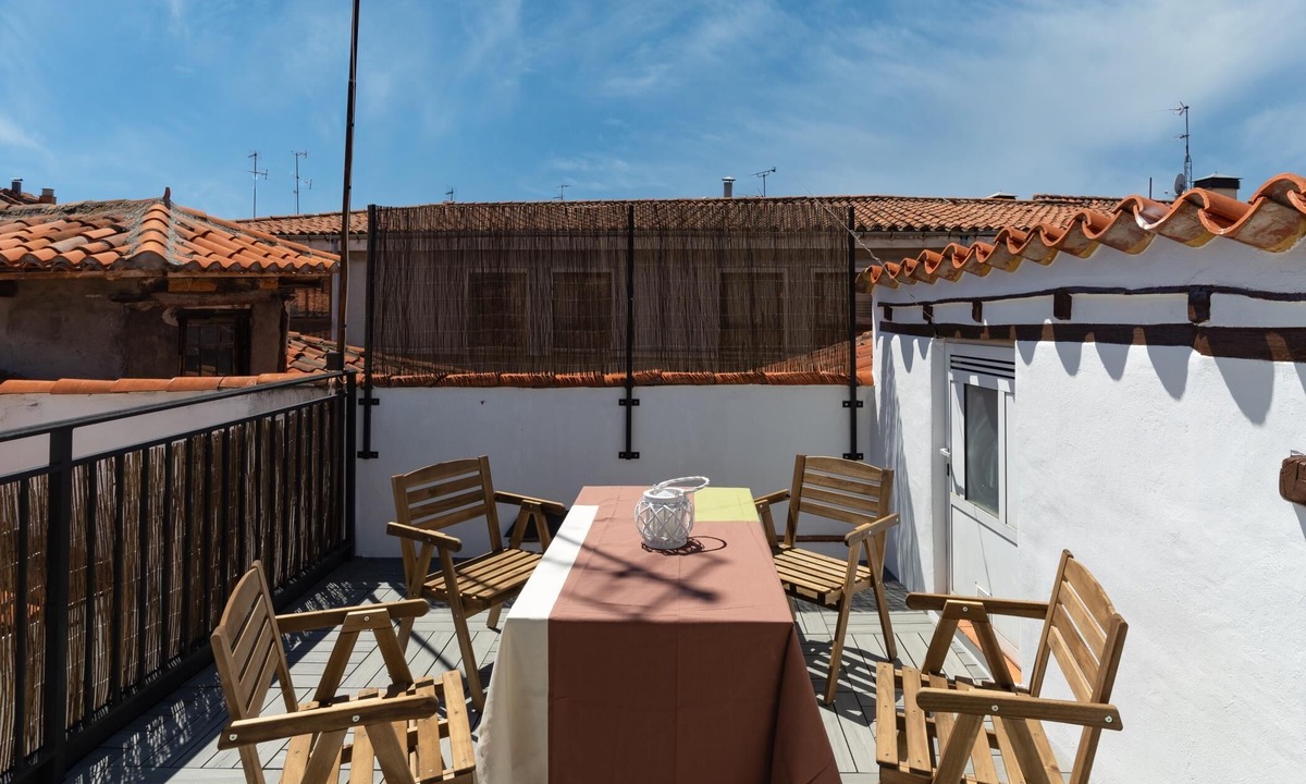 Old Town Apartment | -Housing León- Gaudí Attic